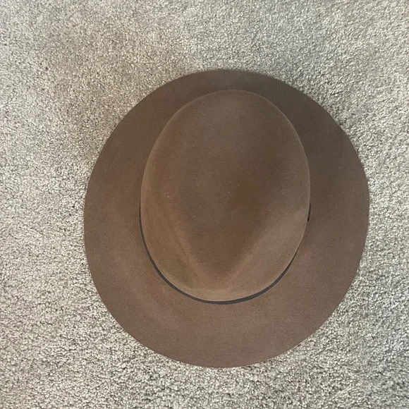 Aritzia wide brim hat - Picture 3 of 5